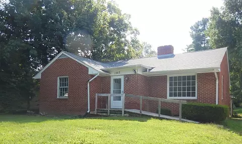1842 Lyndhurst Rd, Waynesboro, VA 22980