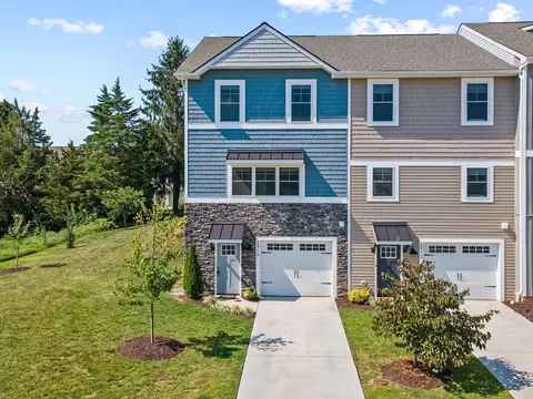 2914 Belgian Dr, Harrisonburg, VA 22801