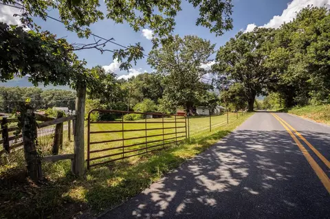 1557 Rinacas Corner Rd, Shenandoah, VA 22849