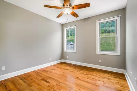 Bedroom - 17 Mcilwee Ln, Staunton, VA 24401 photo 4 of 5