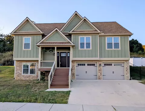 17 Mcilwee Ln, Staunton, VA 24401