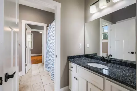 Entry Way - 17 Mcilwee Ln, Staunton, VA 24401 photo 3 of 5