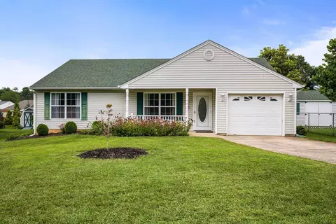 305 Lancelot Ln, Staunton, VA 24401