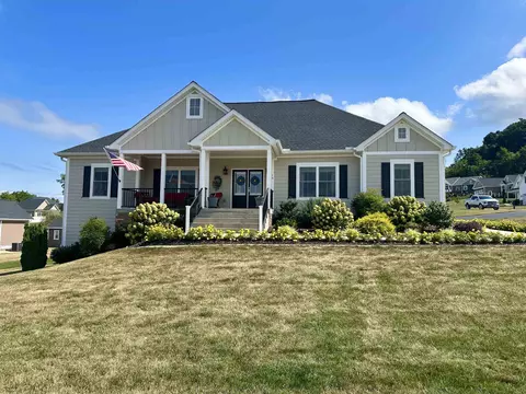 10 Silver Maple Cv, Fishersville, VA 22939