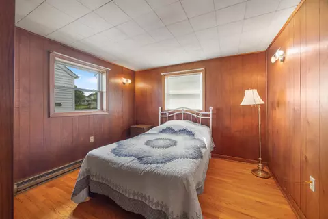 Bedroom - 6168 Moore Ave, Mount Jackson, VA 22842 photo 1 of 5