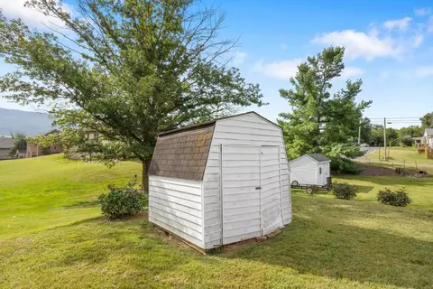 Exterior - 6168 Moore Ave, Mount Jackson, VA 22842 photo 7 of 8