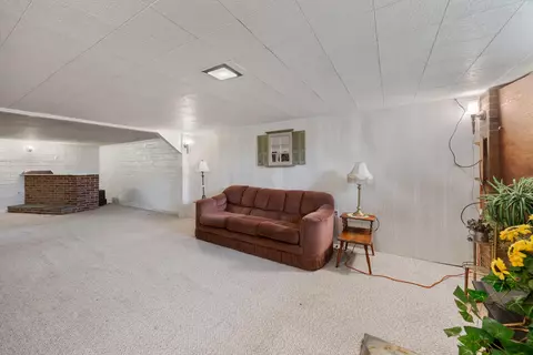 Living - 6168 Moore Ave, Mount Jackson, VA 22842 photo 5 of 6