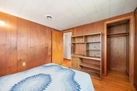 Bedroom - 6168 Moore Ave, Mount Jackson, VA 22842 photo 2 of 5