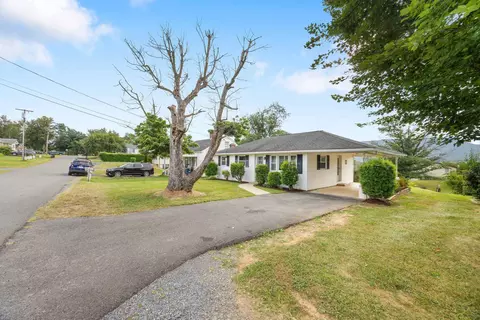 Exterior - 6168 Moore Ave, Mount Jackson, VA 22842 photo 2 of 8