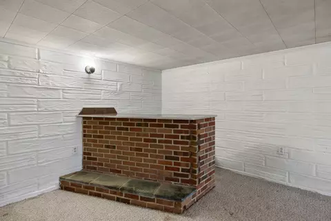 Living - 6168 Moore Ave, Mount Jackson, VA 22842 photo 3 of 6