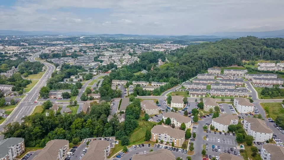 View/Area - 510 Davis Mills Dr #202, Harrisonburg, VA 22801 photo 10 of 12