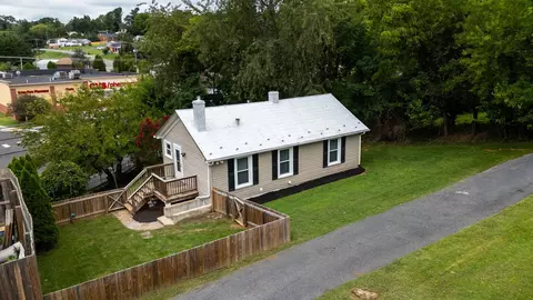 1315 Churchville Ave, Staunton, VA 24401