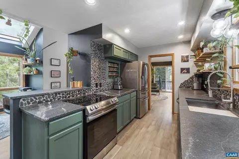 Kitchen - 12 Amethyst Rd, Palmyra, VA 22963 photo 3 of 4