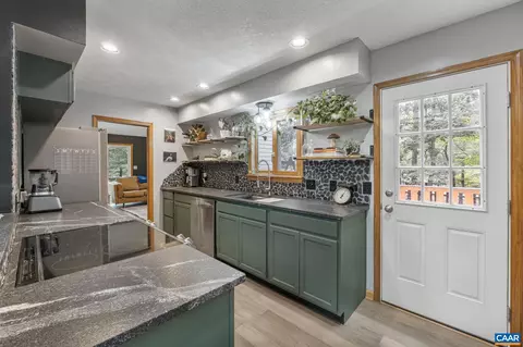 Kitchen - 12 Amethyst Rd, Palmyra, VA 22963 photo 2 of 4