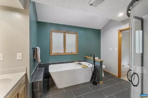 Bath - 12 Amethyst Rd, Palmyra, VA 22963 photo 2 of 5