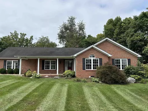 539 Oak Grove Church Rd, Waynesboro, VA 22980