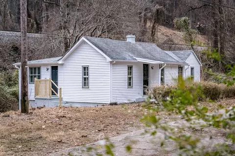 1121 Monacan Trail Rd, Charlottesville, VA 22903