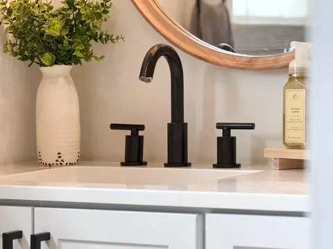 Bath - 4119 Spring Hill Rd, Staunton, VA 24401 photo 2 of 6