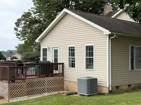 Exterior - 4119 Spring Hill Rd, Staunton, VA 24401 photo 5 of 9