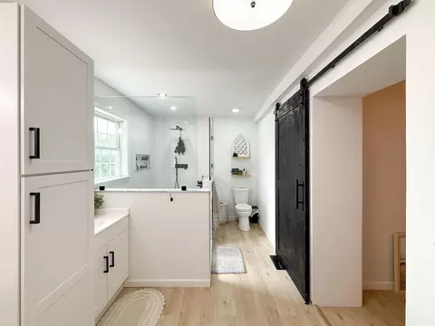 Bath - 4119 Spring Hill Rd, Staunton, VA 24401 photo 6 of 6