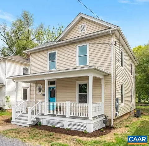 314 W 13th St W, Waynesboro, VA 22980