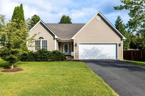 220 Adventure Trl, Waynesboro, VA 22980