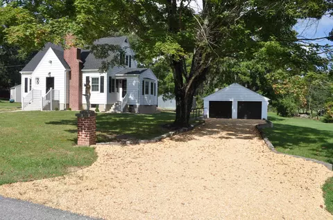 135 N Central Ave N, Craigsville, VA 24430