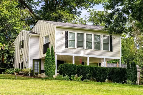 290 Shenandoah River Rd, Shenandoah, VA 22849