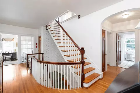 Entry Way - 421 Walnut Ave, Waynesboro, VA 22980 photo 9 of 9