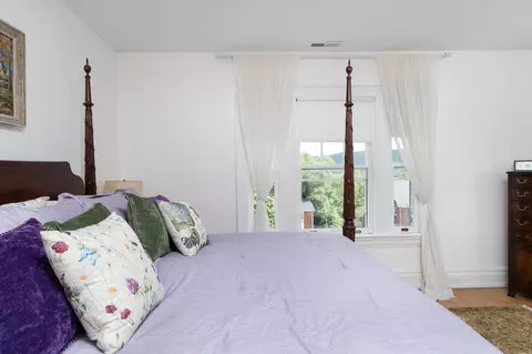 Bedroom - 421 Walnut Ave, Waynesboro, VA 22980 photo 2 of 8