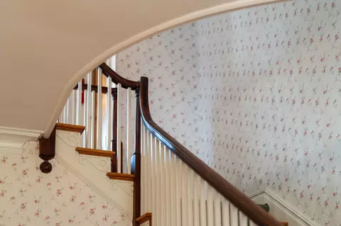 Entry Way - 421 Walnut Ave, Waynesboro, VA 22980 photo 7 of 9