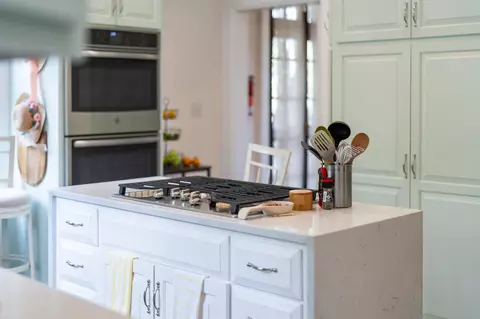 Kitchen - 421 Walnut Ave, Waynesboro, VA 22980 photo 4 of 8