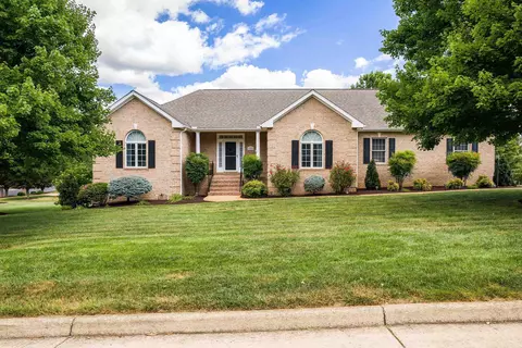 101 Buckingham Pl, Waynesboro, VA 22980