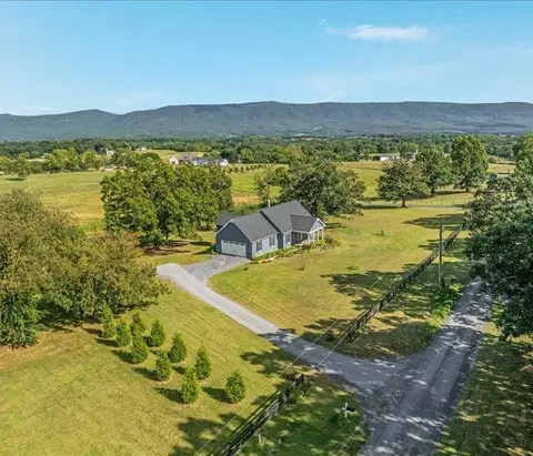 1857 Polk Rd, Edinburg, VA 22824