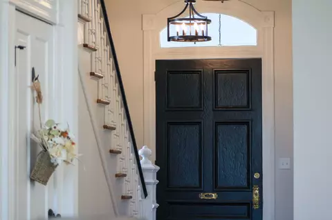 Entry Way - 310 Berkeley Pl, Staunton, VA 24401 photo 6 of 10