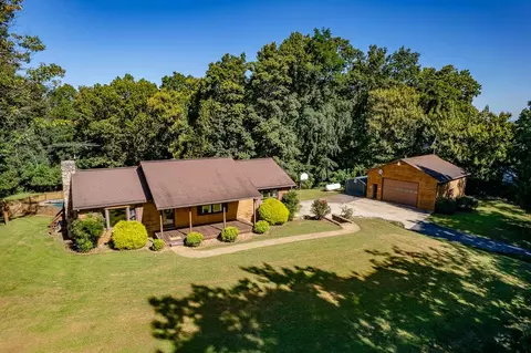 173 Ridgetop Dr, Weyers Cave, VA 24486