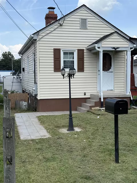 763 N Augusta Ave N, Waynesboro, VA 22980