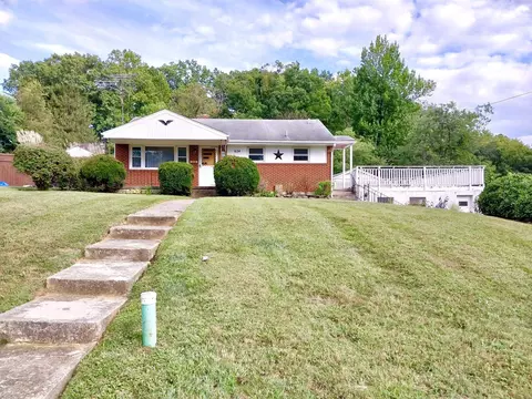 624 S Magnolia Ave S, Waynesboro, VA 22980