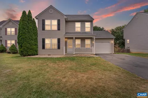 596 Edwardian Ln, Waynesboro, VA 22980
