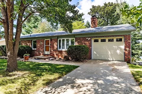 686 Gloria Pl, Staunton, VA 24401