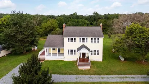 745 Albevanna Spring Rd, Scottsville, VA 24590