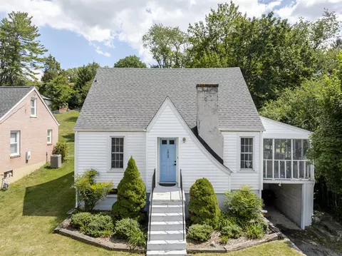 1413 Springhill Rd, Staunton, VA 24401