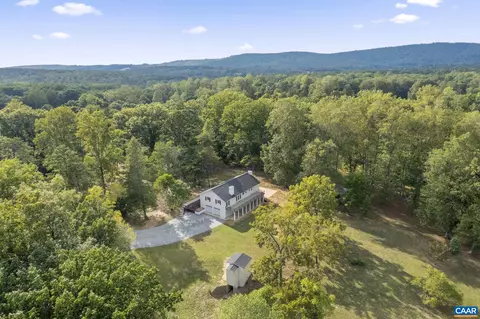 3209 Rolling Rd, Scottsville, VA 24590