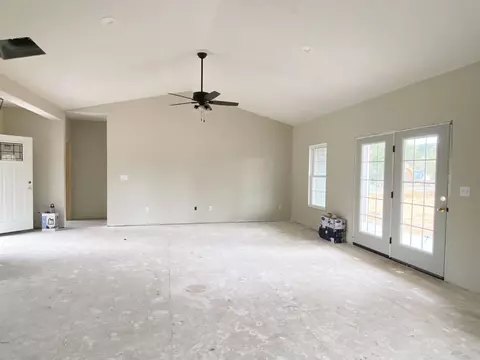 Living - 122 Spring Ridge Dr, Stuarts Draft, VA 24477 photo 2 of 3