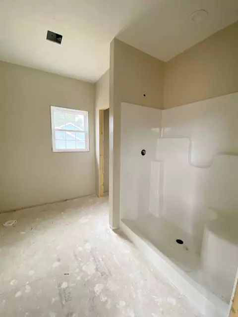 Bath - 122 Spring Ridge Dr, Stuarts Draft, VA 24477 photo 1 of 2