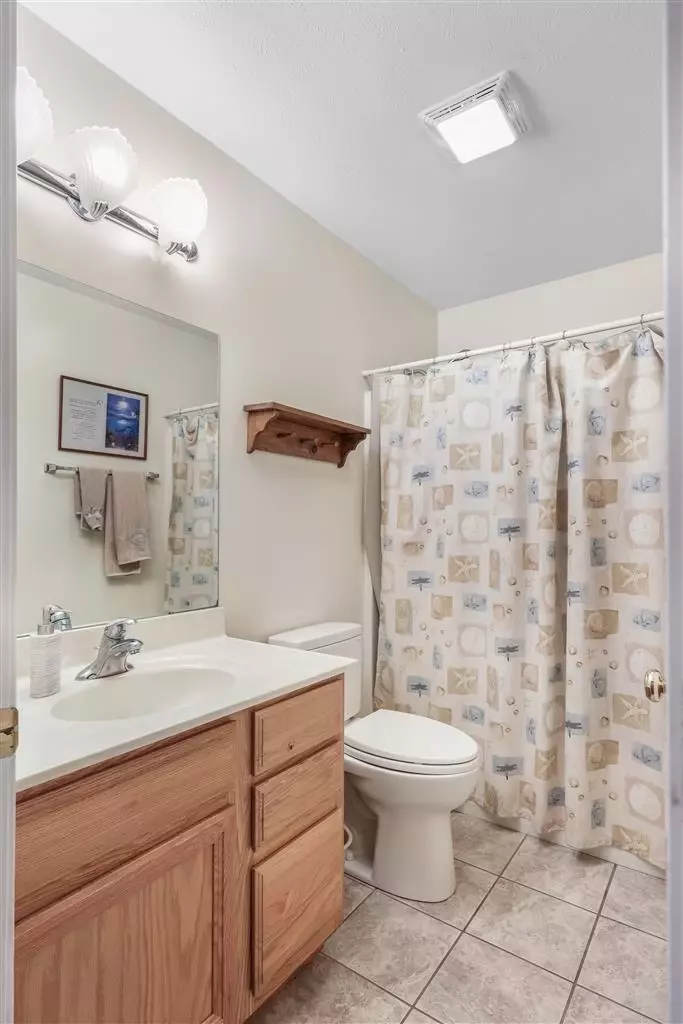 Bath - 340 Alleghany Dr, Mcgaheysville, VA 22840 photo 2 of 3