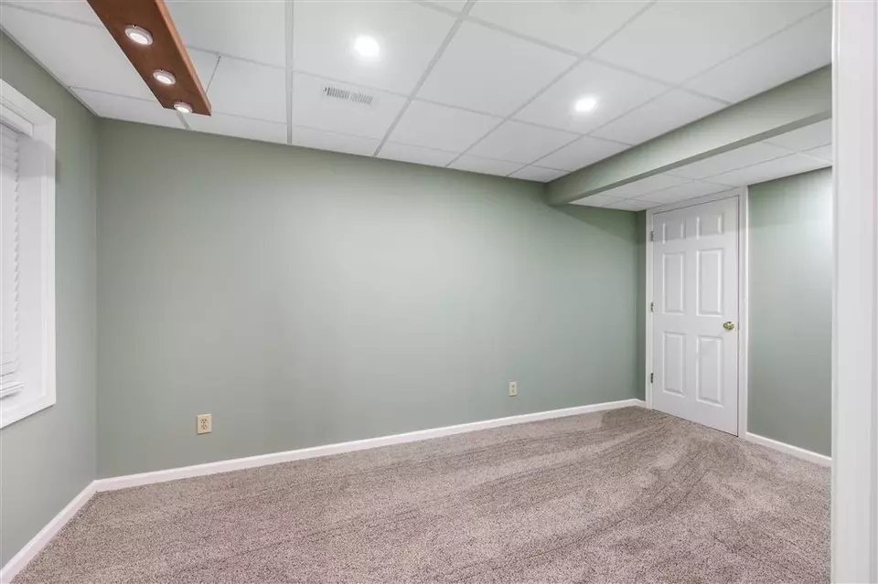 Bedroom - 340 Alleghany Dr, Mcgaheysville, VA 22840 photo 3 of 4