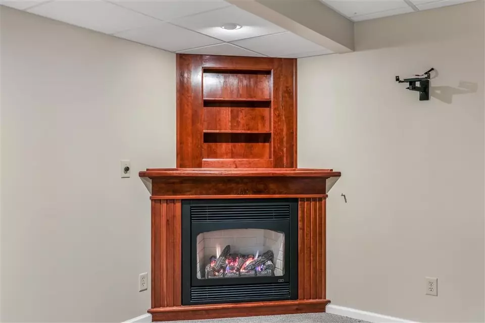 Living - 340 Alleghany Dr, Mcgaheysville, VA 22840 photo 4 of 4