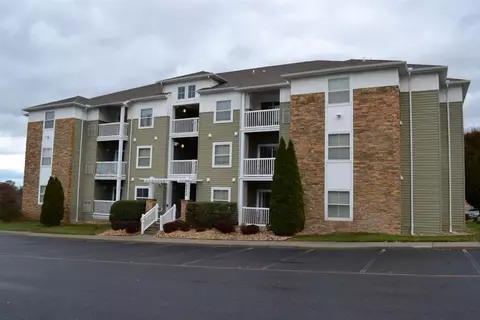 2455 Campus View Cir #101, Harrisonburg, VA 22801