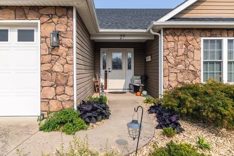 27 Hull Hills Ln, Staunton, VA 24401